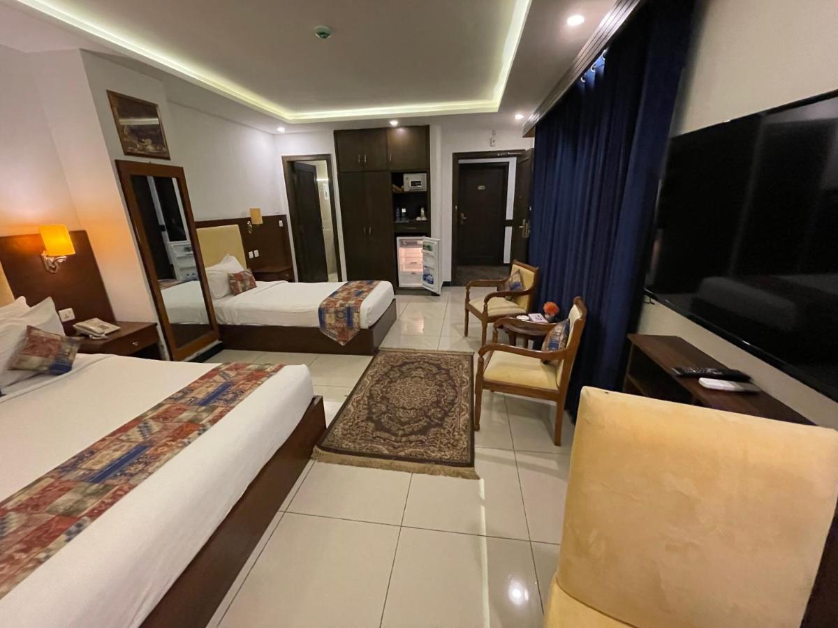 Grand Mongolia Hotel ラーワルピンディー エクステリア 写真